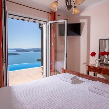 Villa Samsel - Amazing Seaviews, Infinity Pool, Privacy, Close To The Nydri (Lefkada)